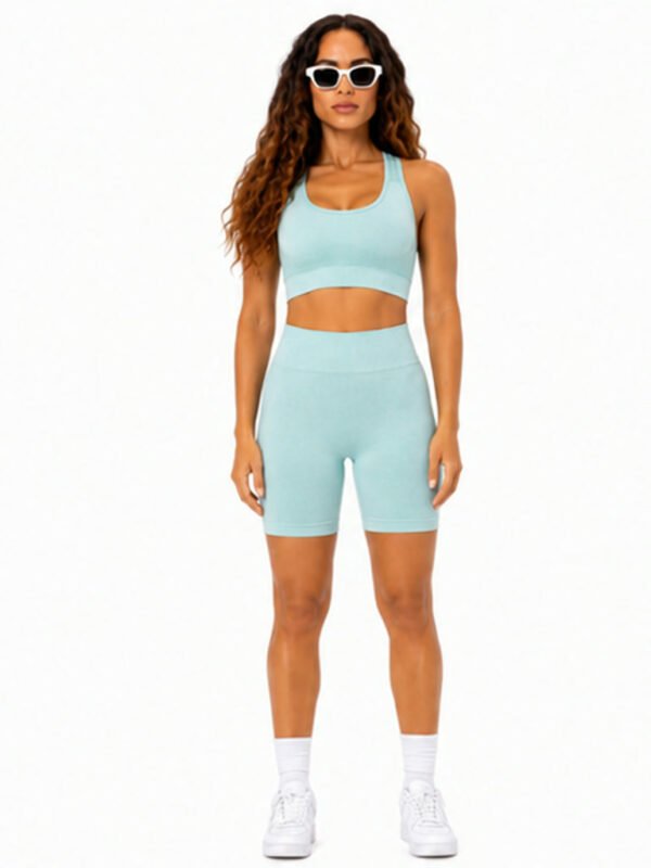 Conjunto deportivo seamless moldeador push up con detalles lineares Verde Menta