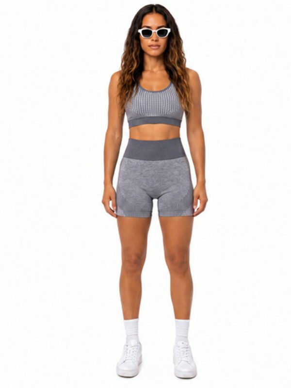 Conjunto Gris con cuadros blancos