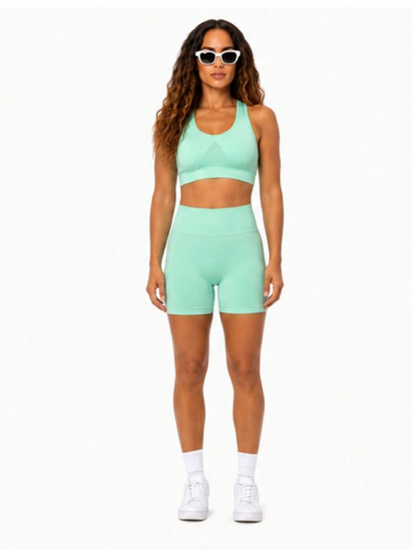 Conjunto deportivo seamless push up top short Verde